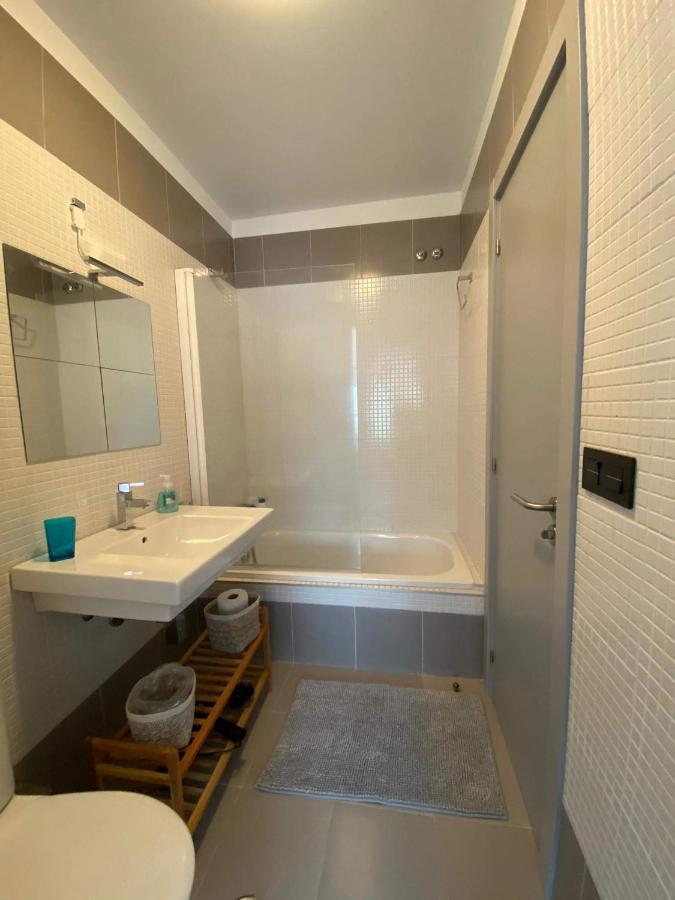 דירות א-קורוניה Penthouse With Terrace And Views Near Oza'S Beach מראה חיצוני תמונה